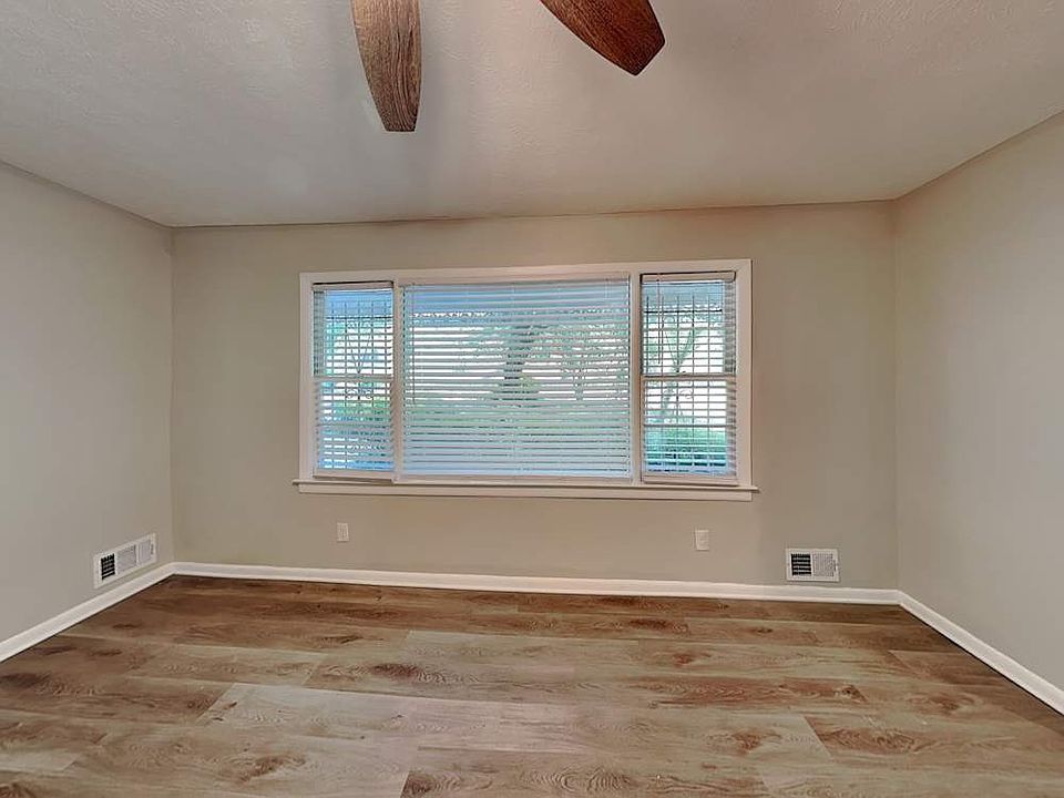 1st image of 11301 Bixler Dr