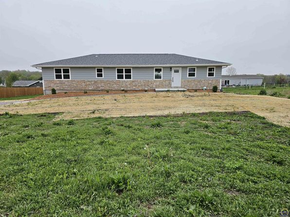 2208 Timberlane Dr, Sabetha, KS 66534