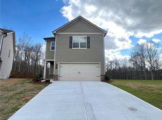 110 Auburn Crossing Dr, Auburn, GA 30011