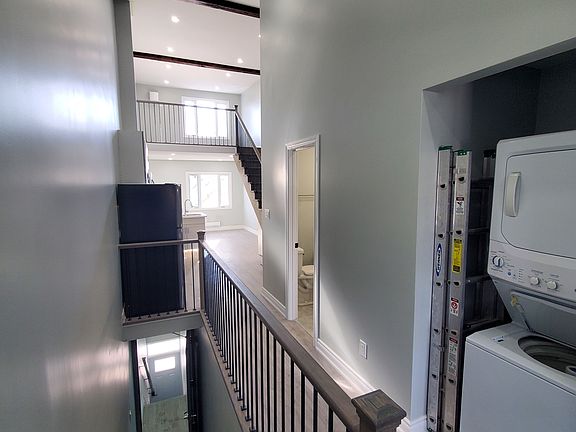 4th image of 18 King St E #4