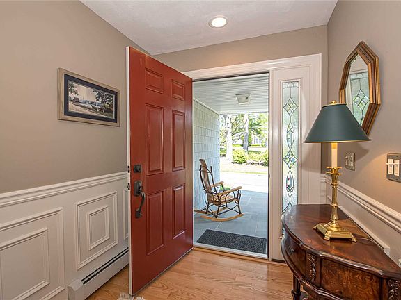 2nd image of 5 Greenwood Ln