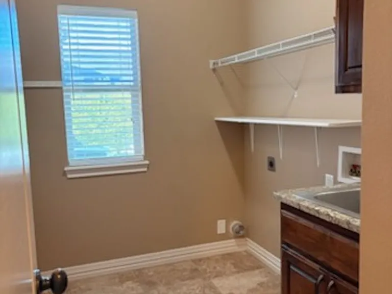 733 Benelli Dr — Photo 17
