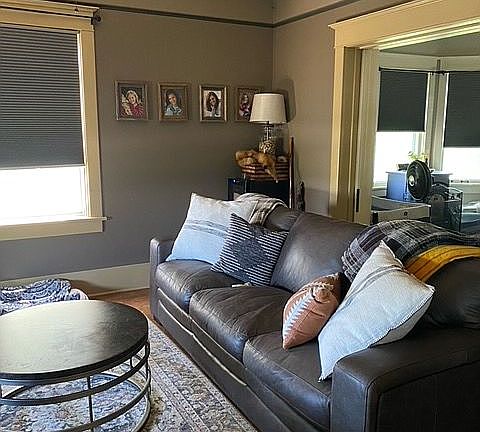 4th image of 428 Rainbow Dr