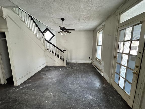 2nd image of 309 Roxbury St