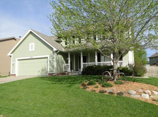 21885 Plum Creek Dr, Gretna, NE 68028