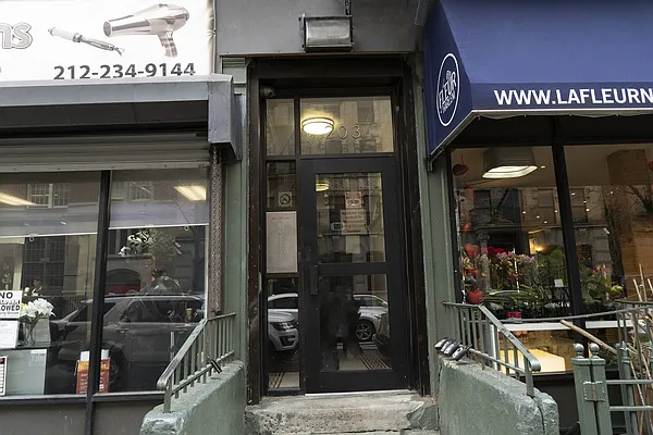 Rented by MD NYC Management LLC | media 17