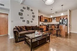 711 W 26th St #707 — Photo 9