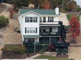 352 Maple Rd, Lake Ozark, MO 65049