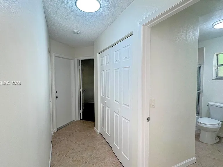 821 W Beckley Sq — Photo 14