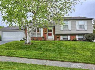 2 Tanwood Ct, Camp Hill, PA 17011