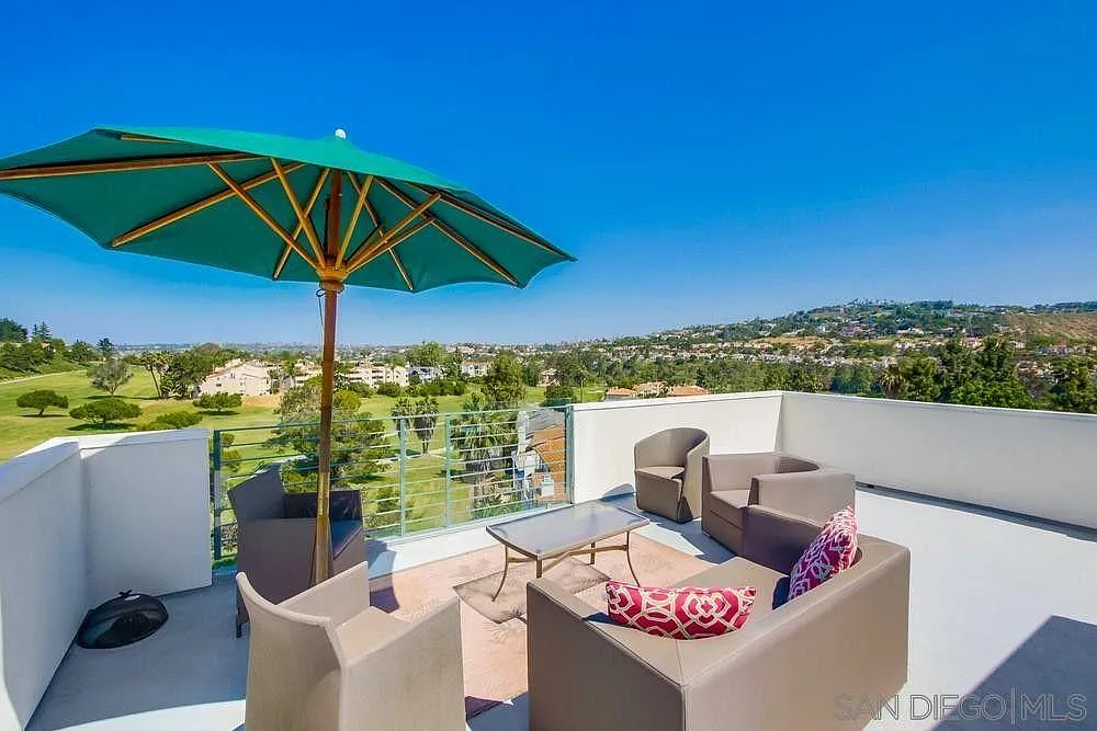 4 bed, 1900 sqft, $10,000 — Photo 1