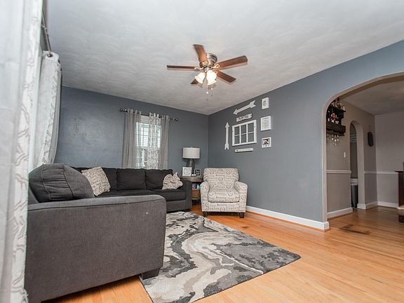 2nd image of 3215 Collingwood St NE