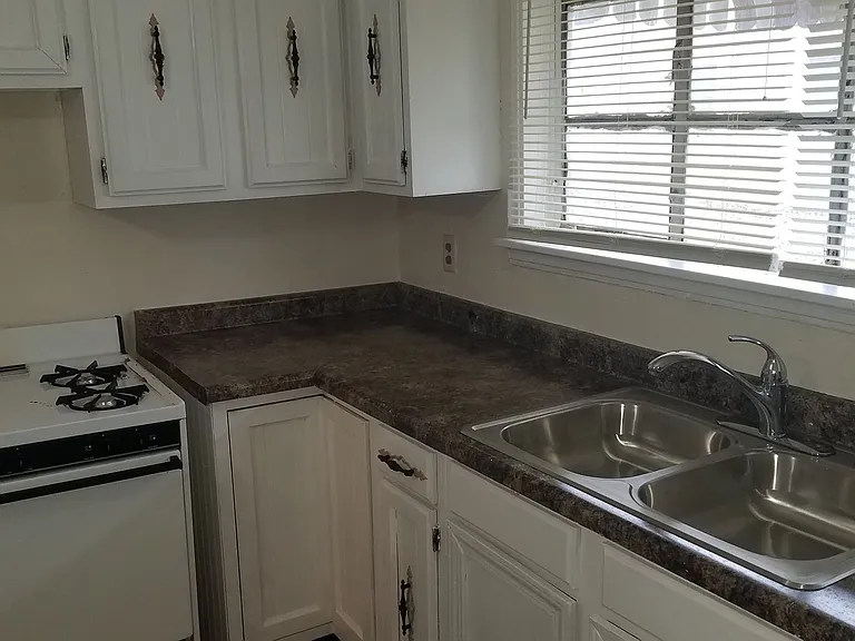 2350 Germantown St — Photo 8