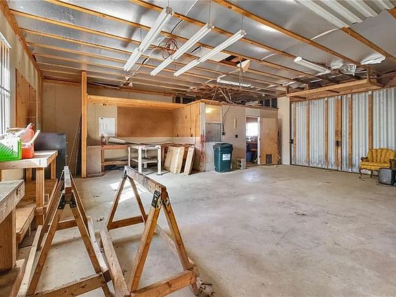 4th image of 15990 N Wimpy Jones Rd