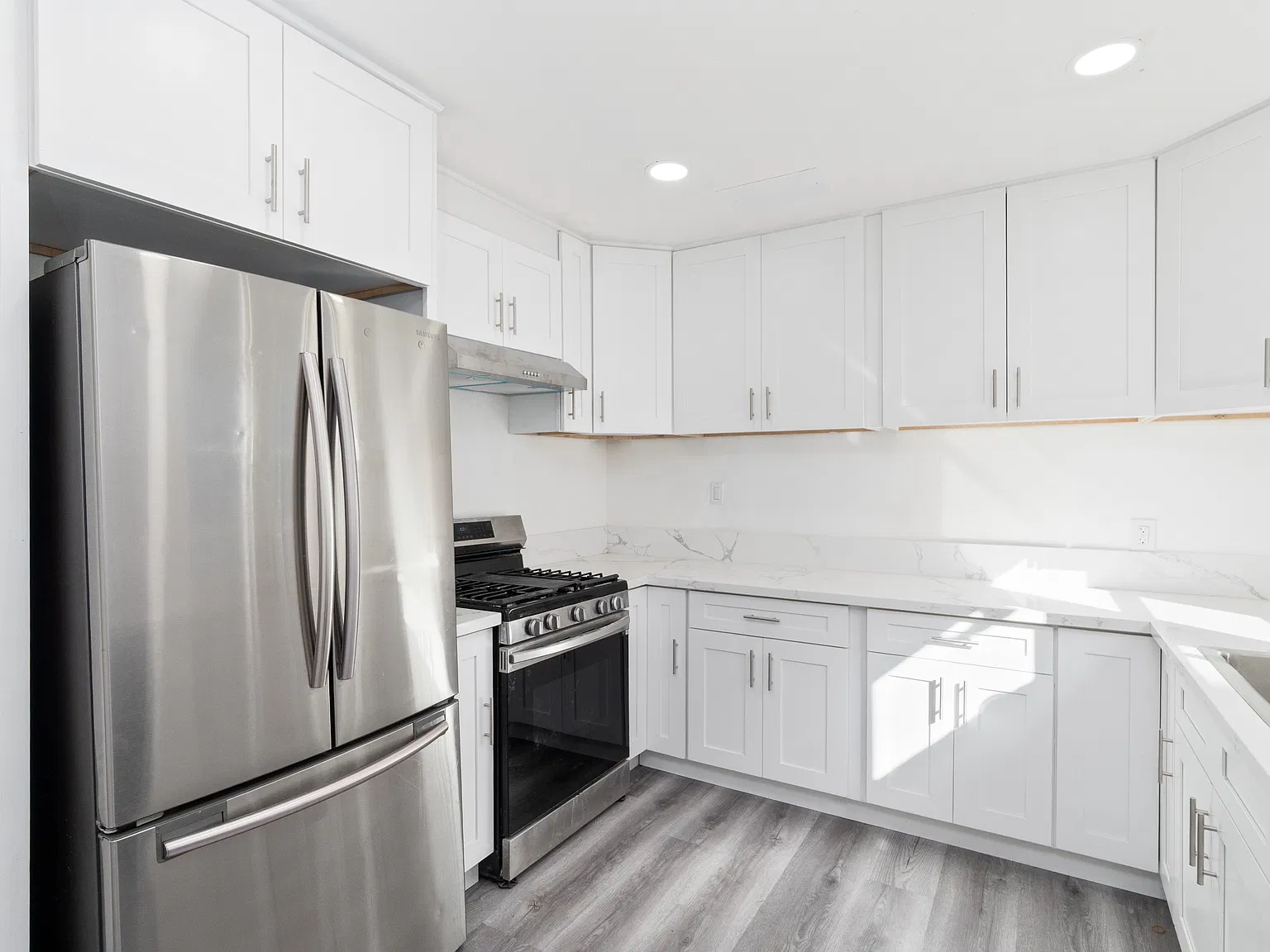 3 bed, 1071 sqft, $3,050 — Photo 4