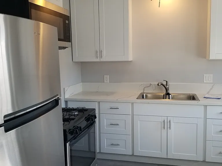 5933 N Gaviota Ave — Photo 8