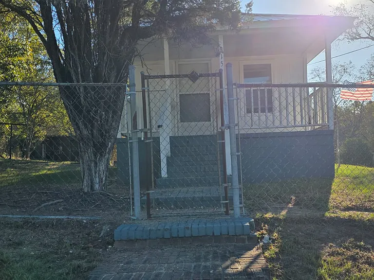 315 S Seale Rd — Photo 2