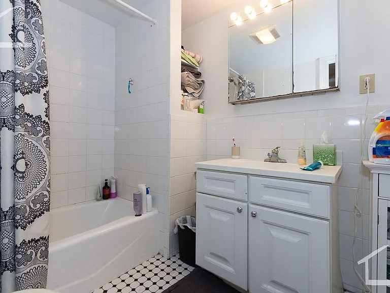 22 Glenville Ave #1D — Photo 17