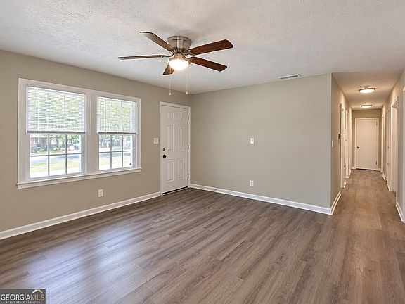 4th image of 119 Sir Lancelot St