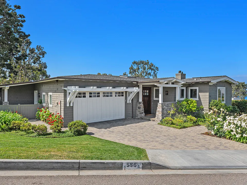 555 Amphitheatre Dr