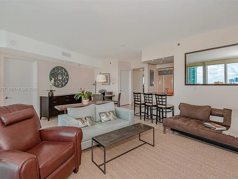 1000 S Pointe Dr #906 — Photo 10