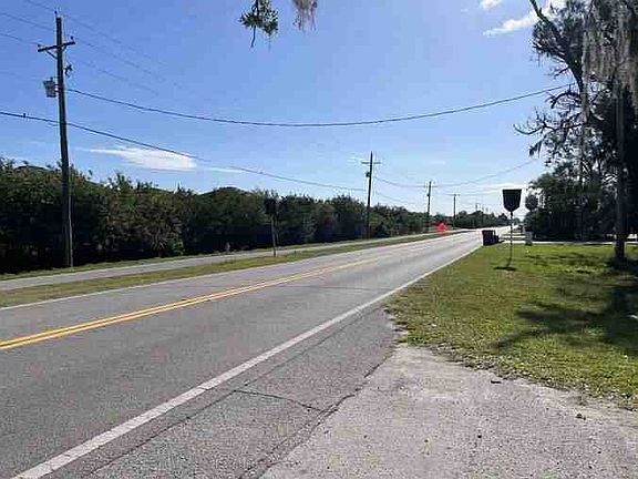 5th image of 806 W Shell Point Rd