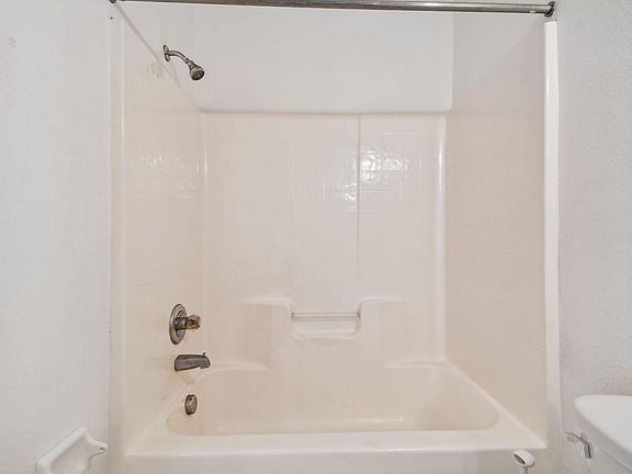 3rd image of 6412 Cypressdale Dr Unit 201