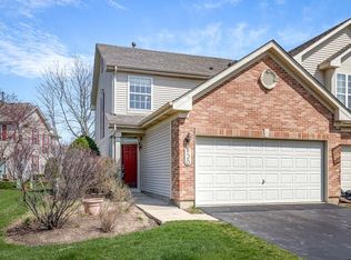 830 Stuarts Dr, Saint Charles, IL 60174