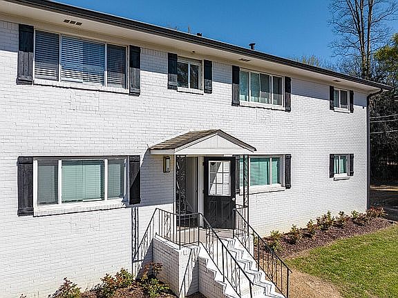 2nd image of 615 3rd Ave #A2