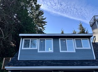 2077 NE Yeomalt Point Dr, Bainbridge Island, WA 98110