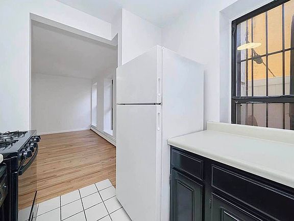 5th image of 494 9th Ave APT 2