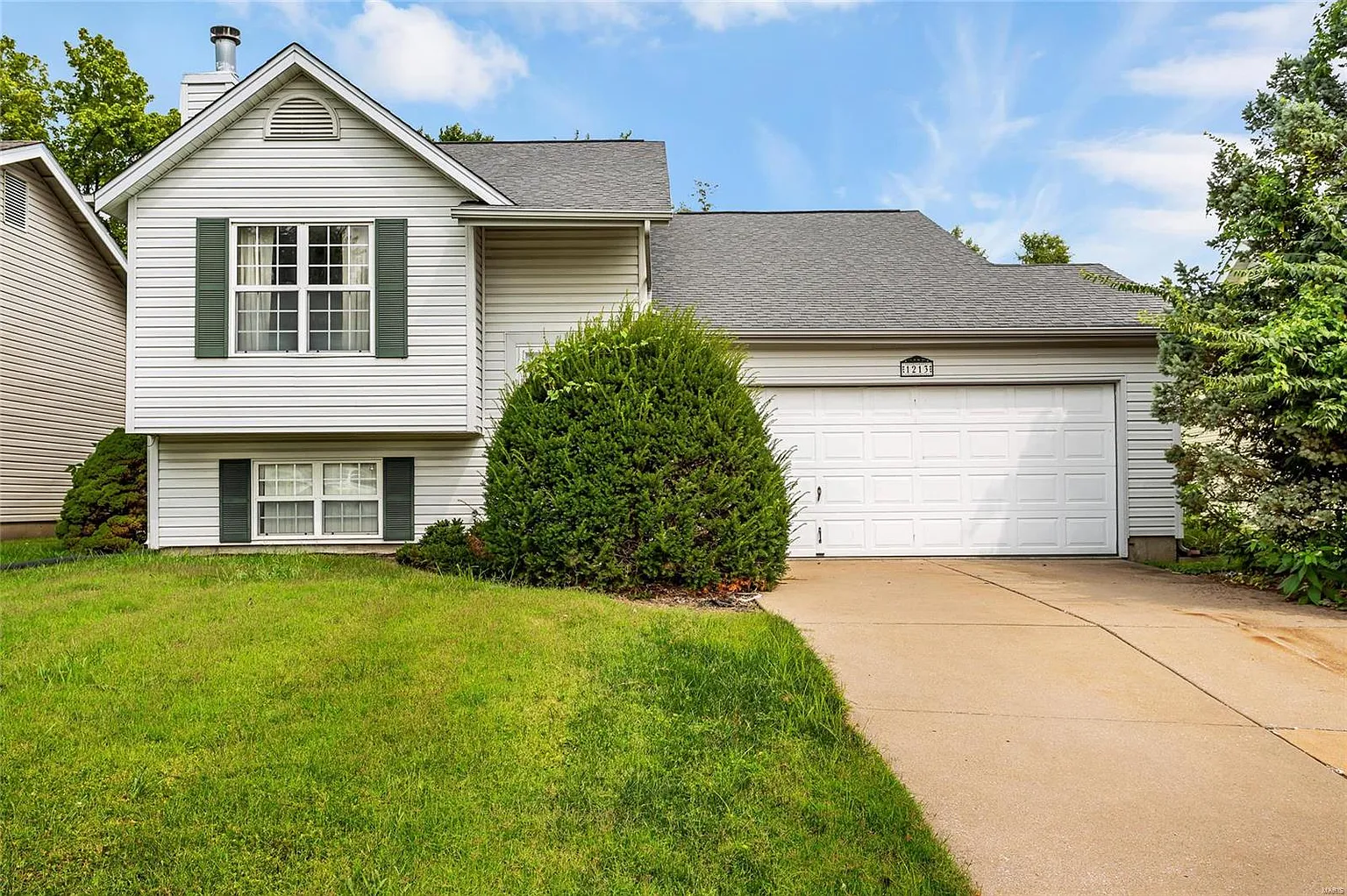 1213 Advance Dr photo 1