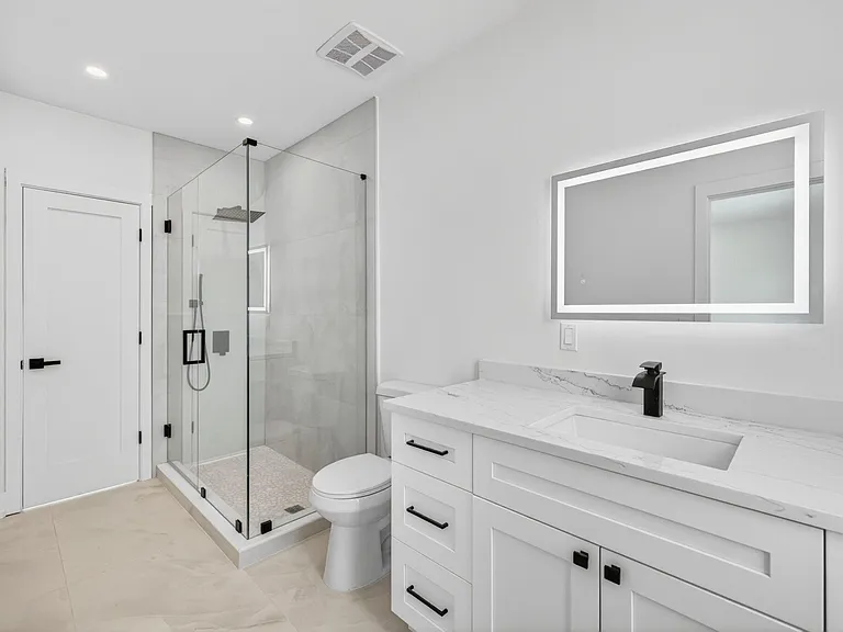 507 SW 11th St — Photo 42