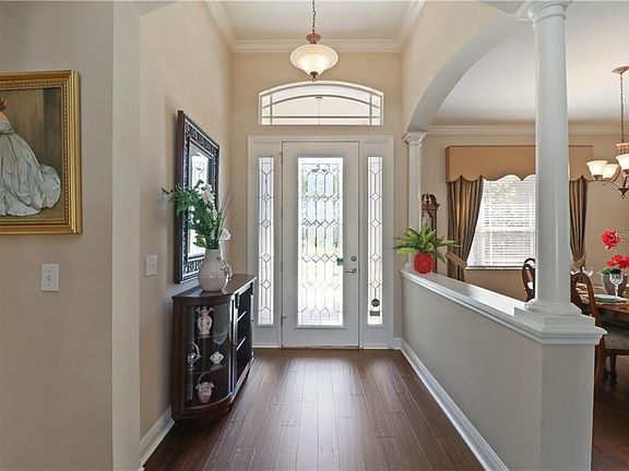 3rd image of 1559 Beaconsfield Dr