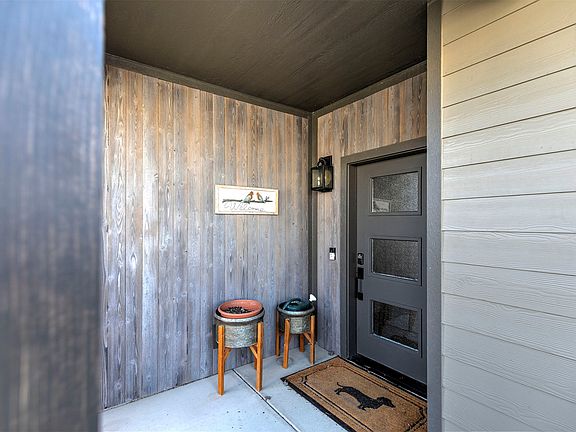 3rd image of 2770 Hamilton Way #B