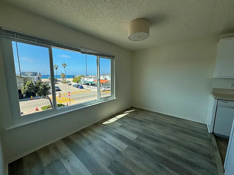 2 bed, 1000 sqft, $4,895 — Photo 4