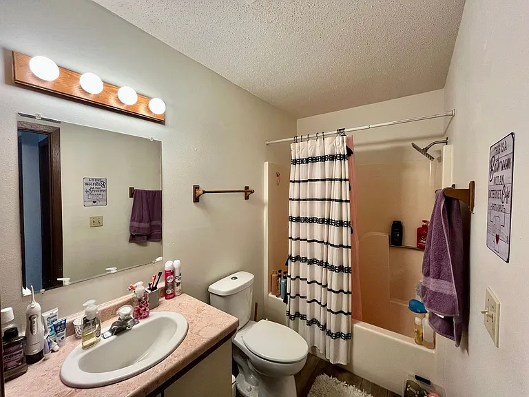 806 S State St — Photo 35