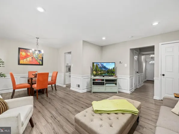 6426 Silver Ridge Cir, Alexandria, VA 22315