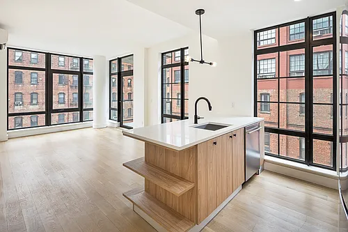 25 Bruckner Blvd Photo 1