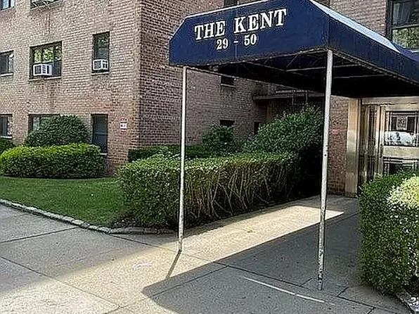 29-50 137th St APT Lc, Flushing, NY 11354