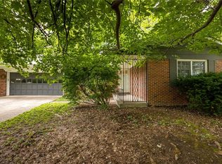 1413 Roseway Dr, Indianapolis, IN 46219