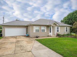 711 Everville Dr, Livingston, TN 38570