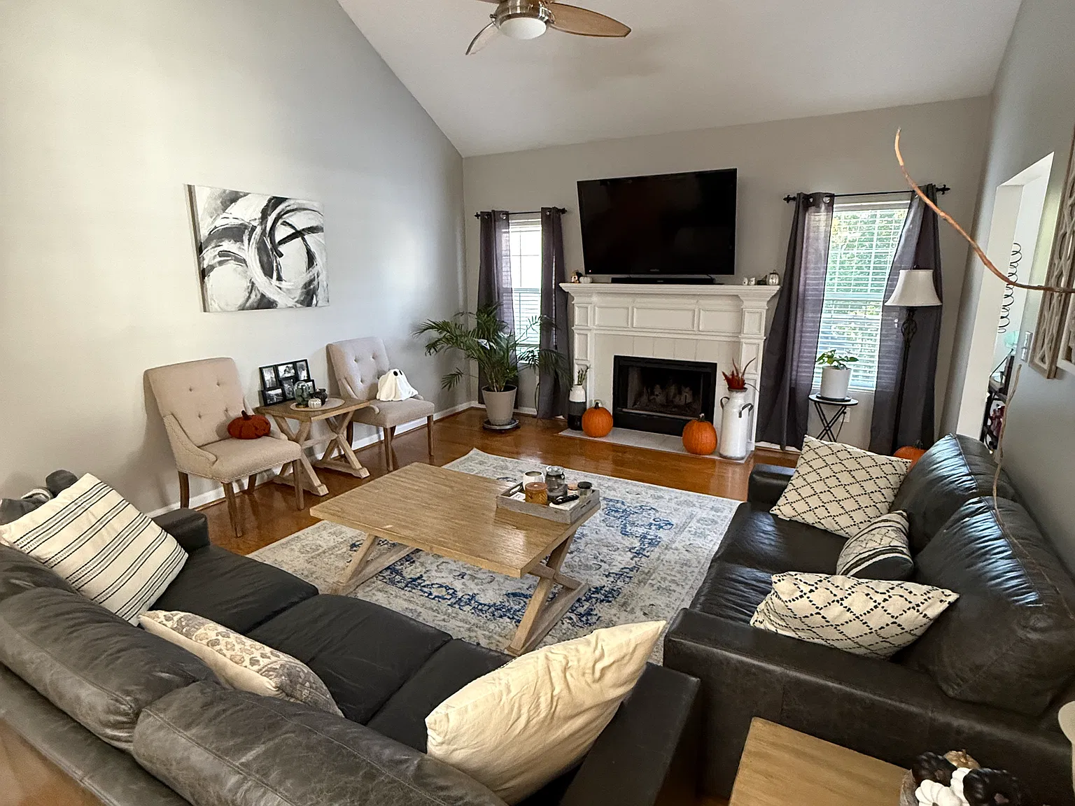 3 bed, 1500 sqft, $1,949 — Photo 2