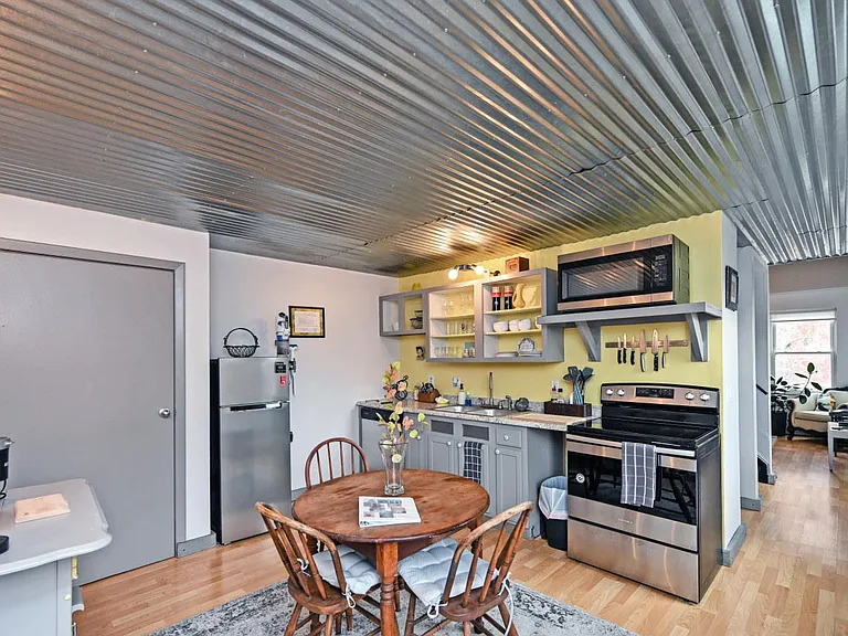 118 E Liberty St #C — Photo 8