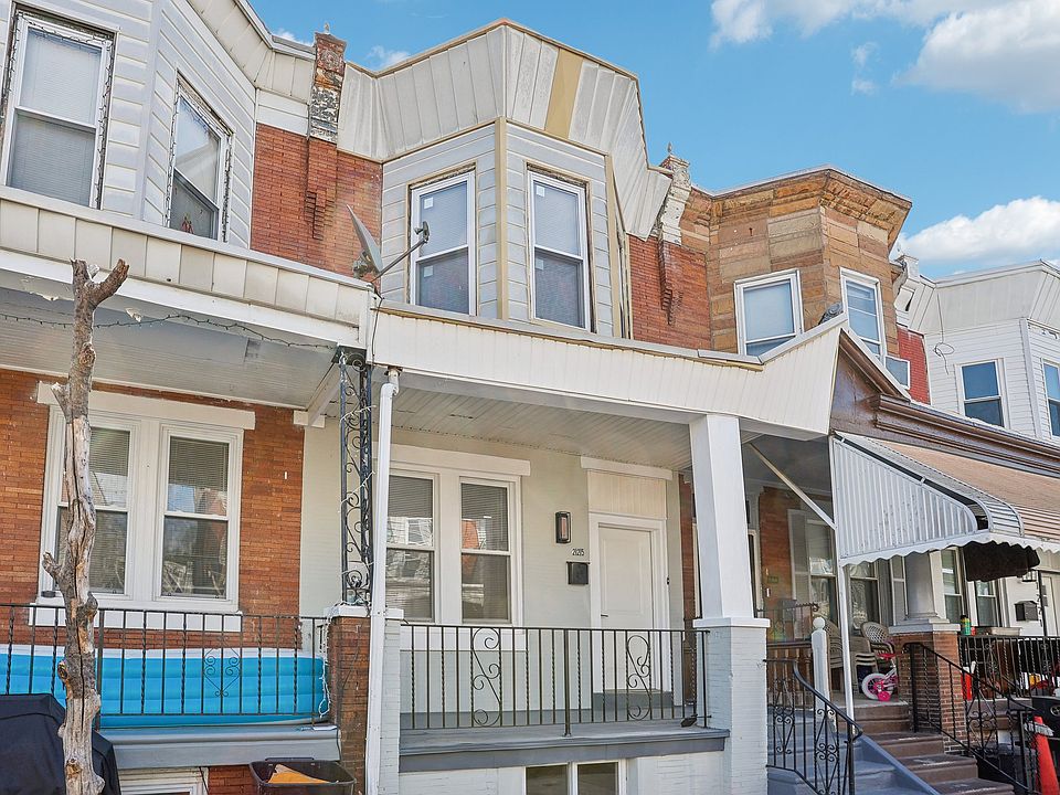 1st image of 1225 N Alden St #A