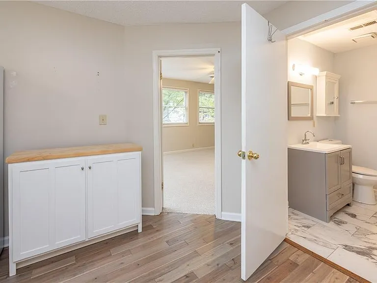 897 Argonne Ave NE #4 — Photo 14