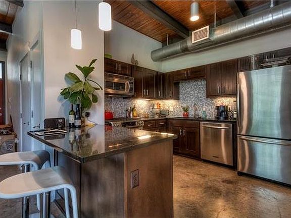 2nd image of 2205 N Lamar Blvd Unit 216