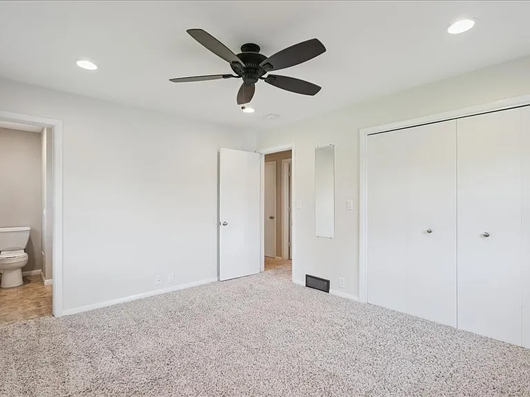 1429 Columbus Dr — Photo 12
