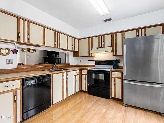 5th image of 100 Sea Island Cir