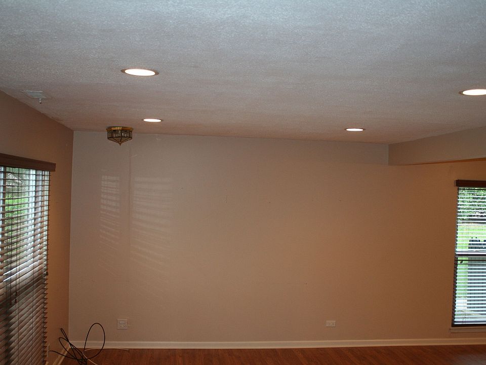 1st image of 895 Wellington Ave #71